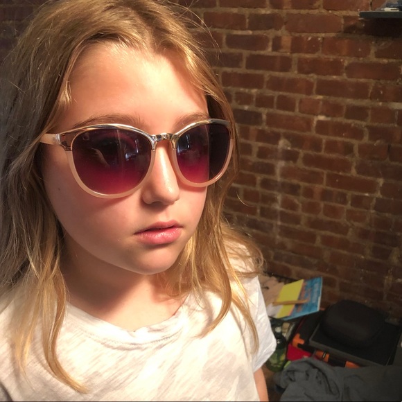 Hi I’m Claudia. Kids/Womens/even Mens Clothing! - Picture 2 of 3